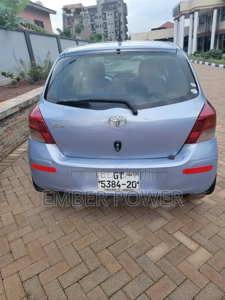 Toyota Vitz 2010 Blue