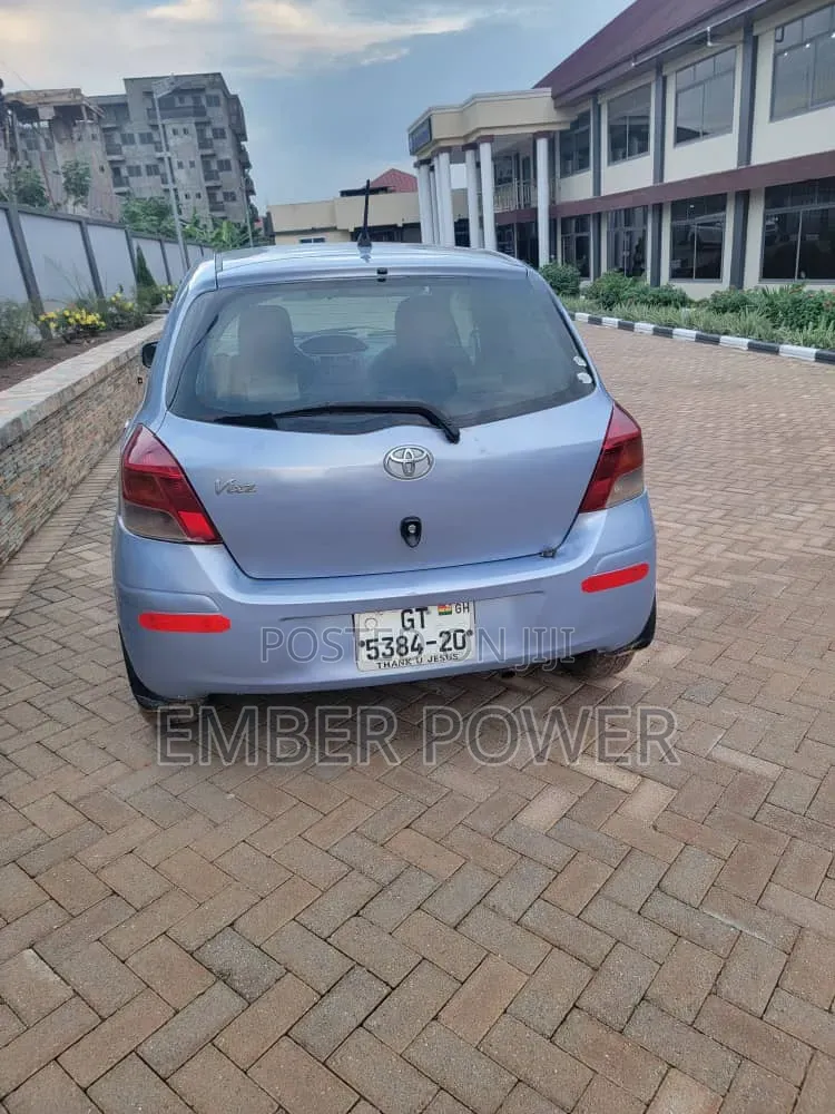 Toyota Vitz 2010 Blue