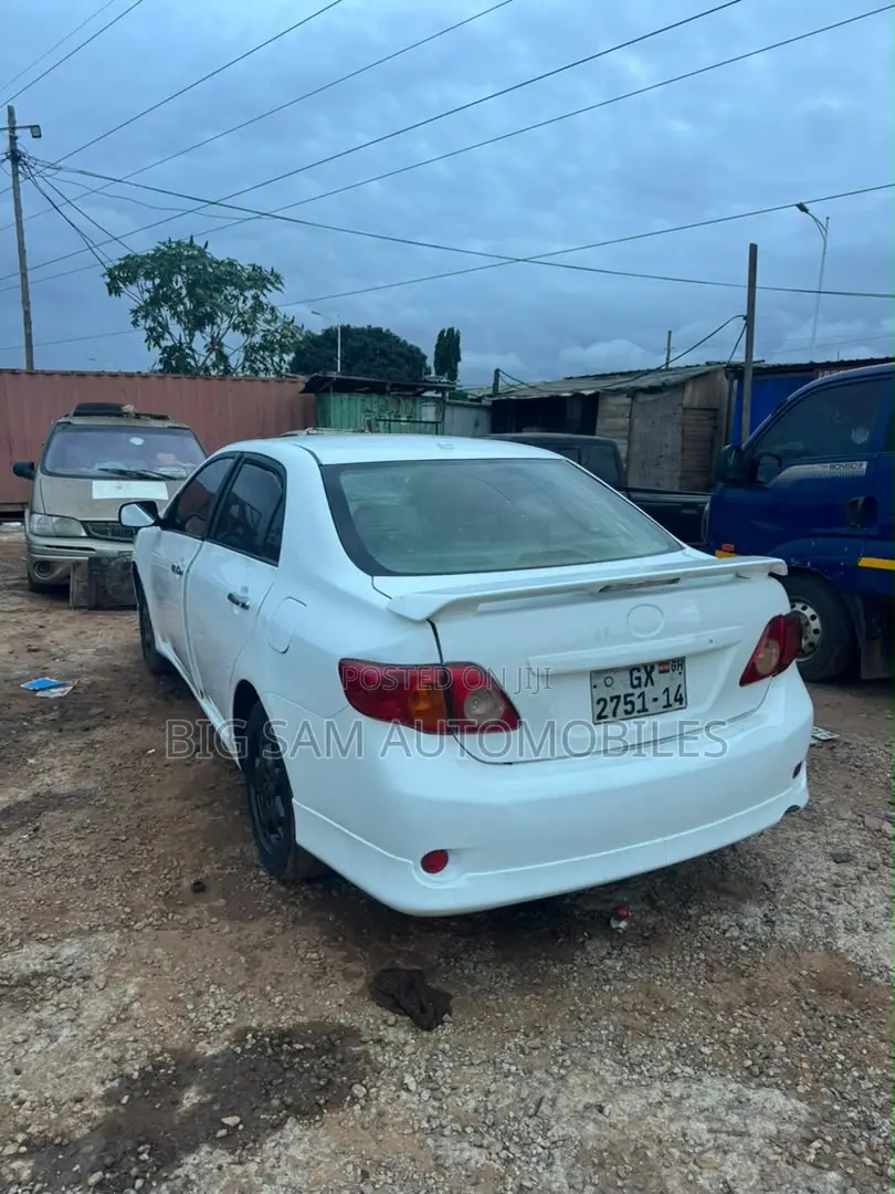 Toyota Corolla 2009 White