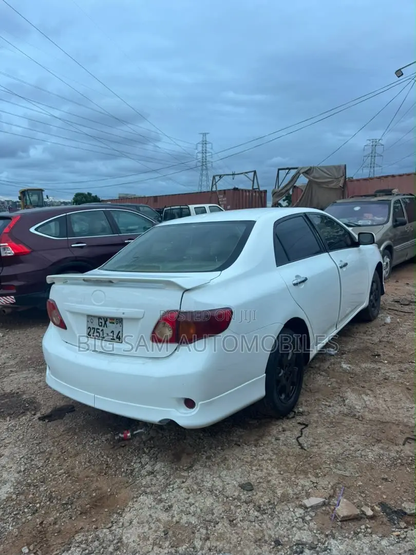 Toyota Corolla 2009 White