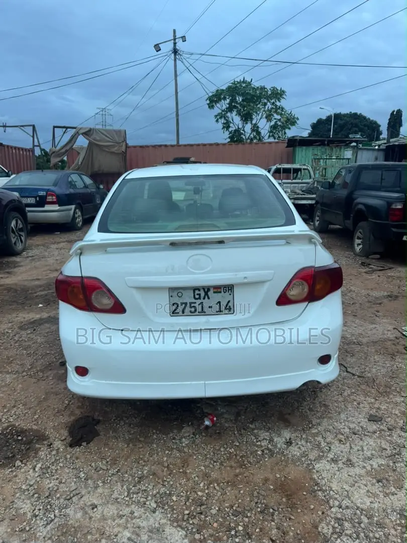 Toyota Corolla 2009 White