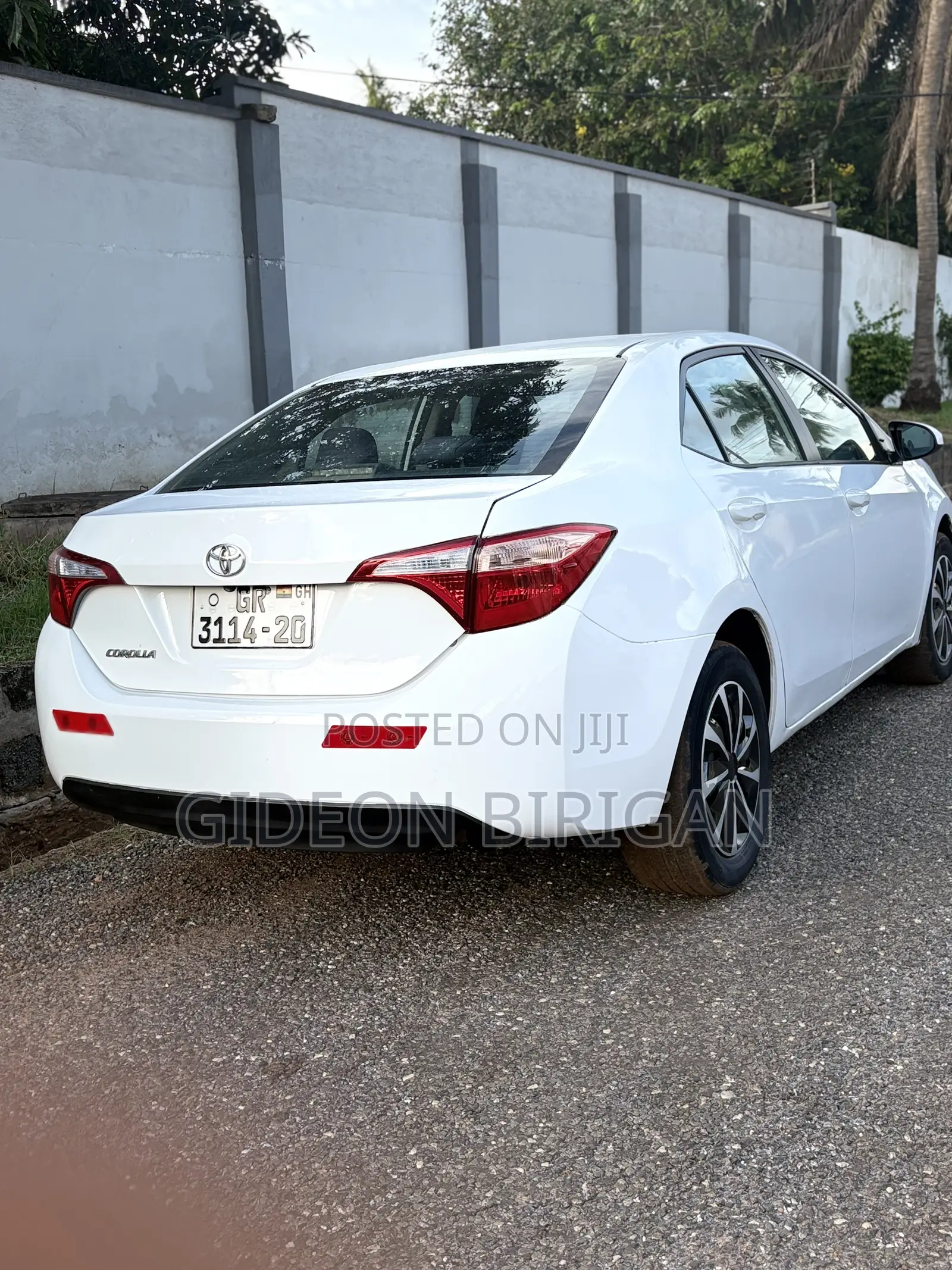 Toyota Corolla LE Eco (1.8L 4cyl 2A) 2018 White