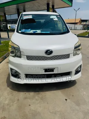 Toyota Voxy 2013 White