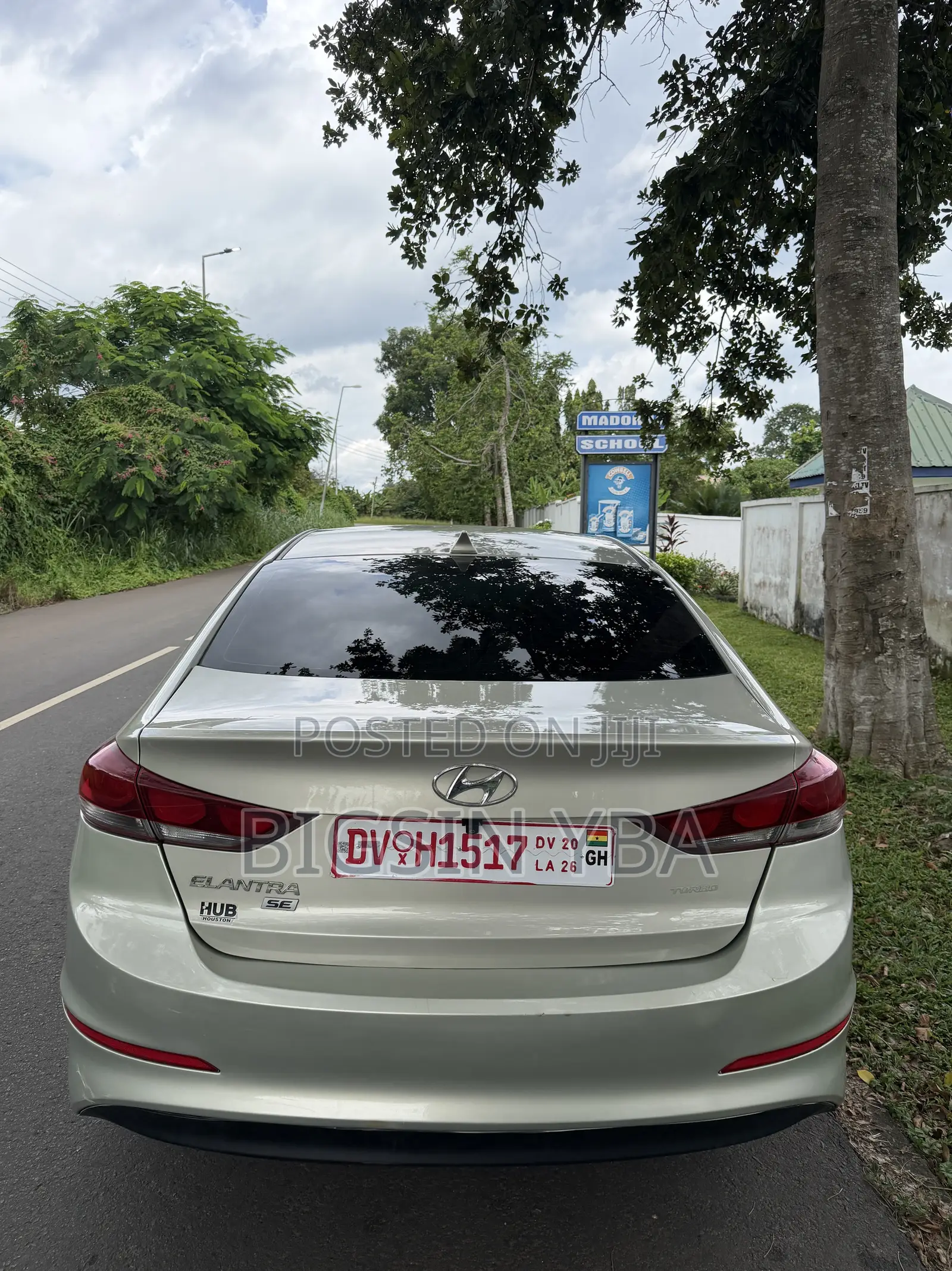 Hyundai Elantra SE Sedan FWD (2.0L 4cyl 6M) 2017 Green