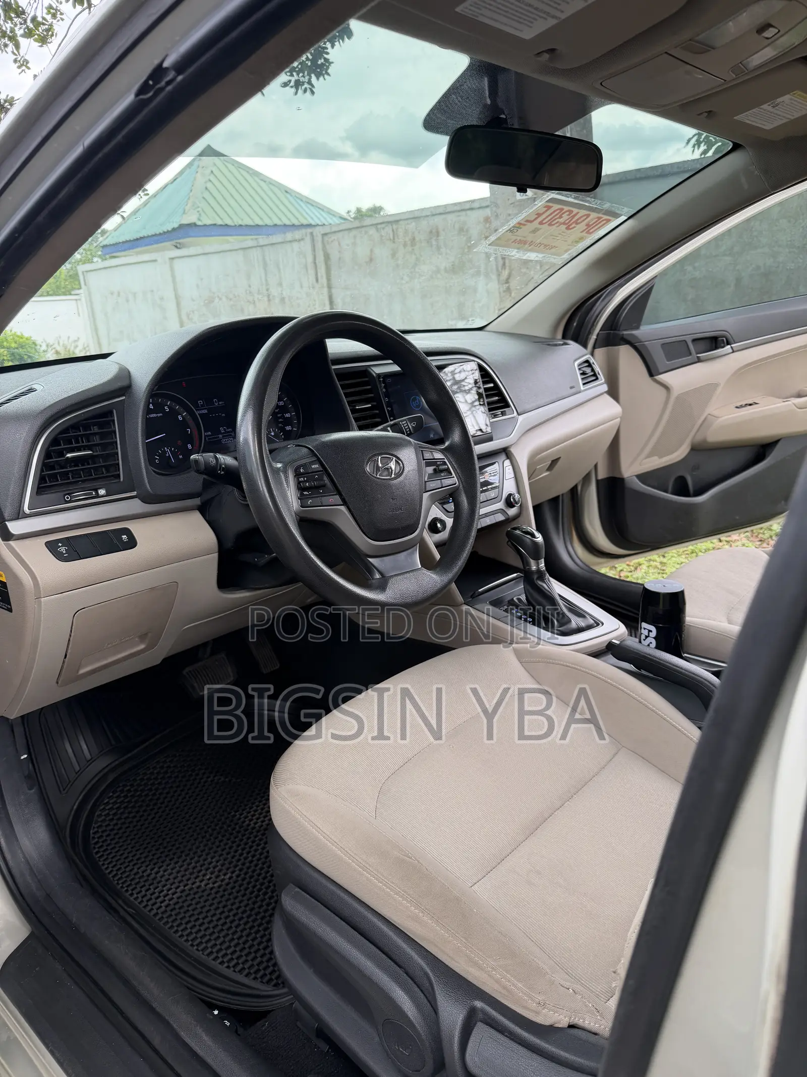 Hyundai Elantra SE Sedan FWD (2.0L 4cyl 6M) 2017 Green
