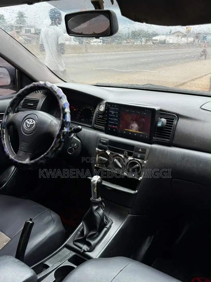 Toyota Corolla 2004 White