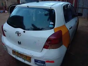 Toyota Vitz 2010 White
