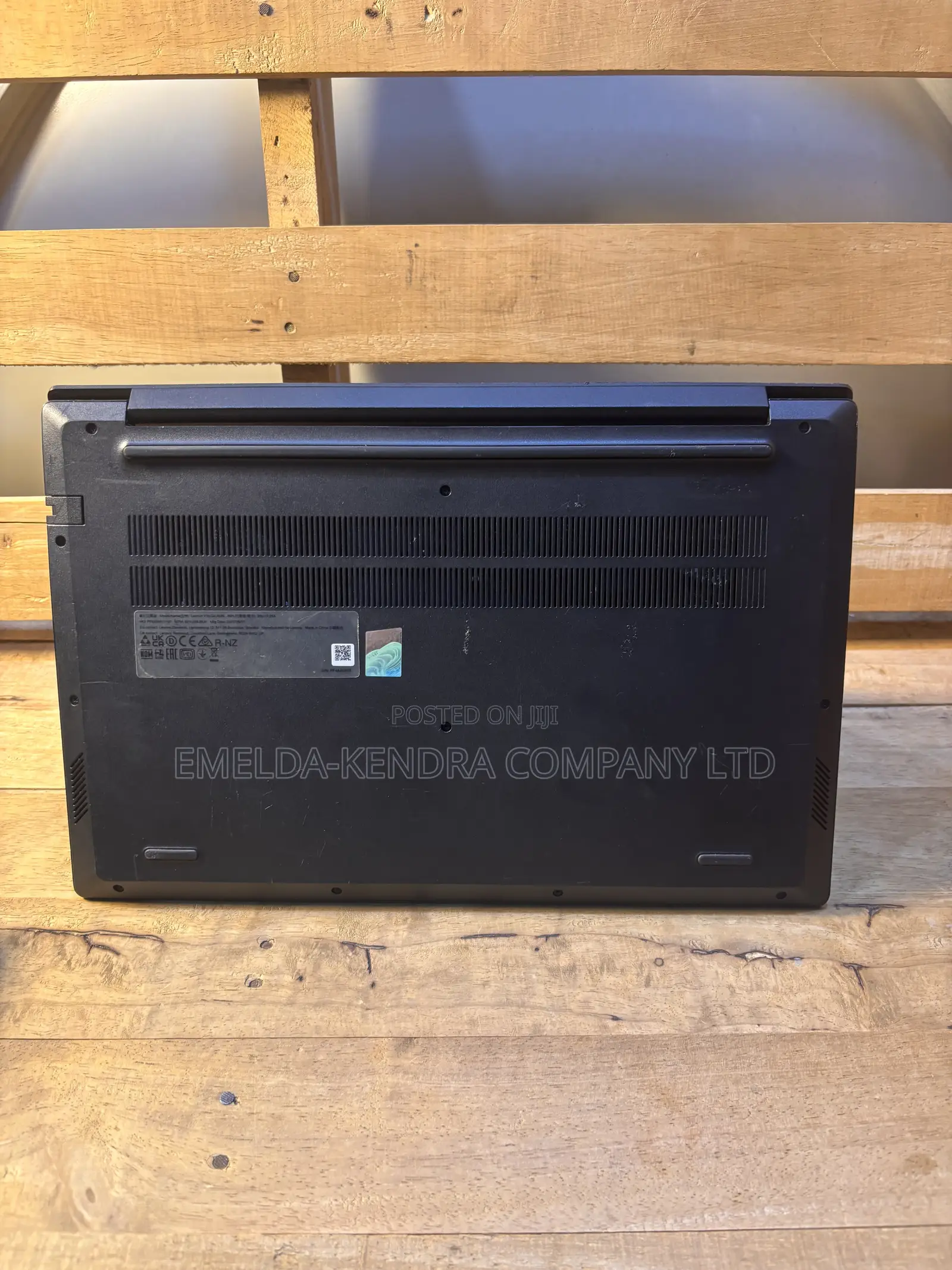 Laptop Lenovo IdeaPad 500S 8GB AMD Ryzen 5 SSD 512GB