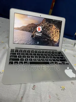 Laptop Apple MacBook Air 4GB Intel Core i5 SSD 128GB