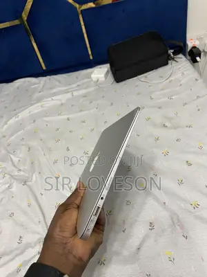 Laptop Apple MacBook Air 4GB Intel Core i5 SSD 128GB