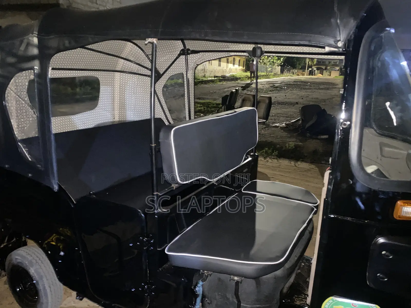 Bajaj RE 2025 Black