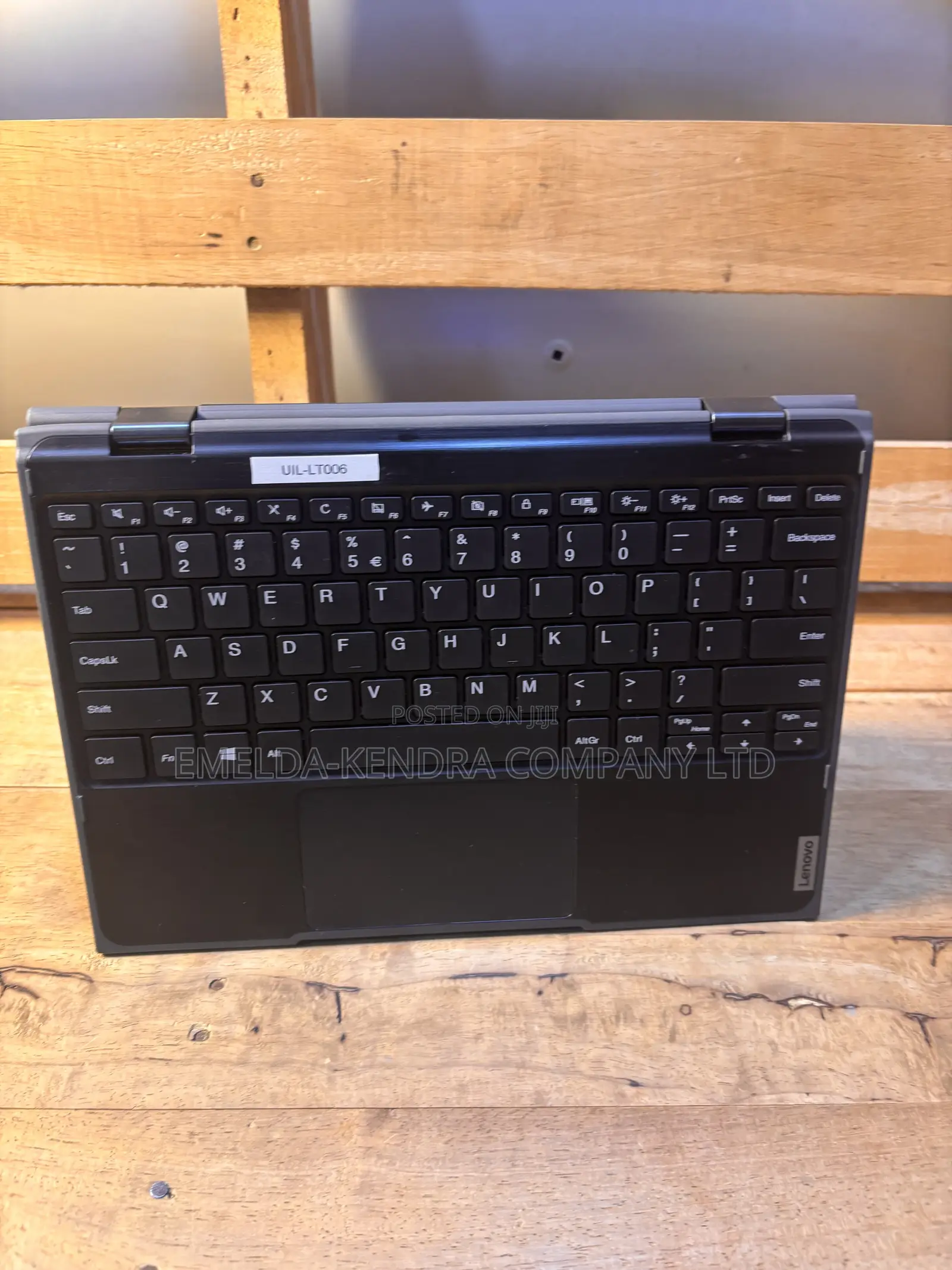 Laptop Lenovo 300e 4GB Intel SSD 128GB