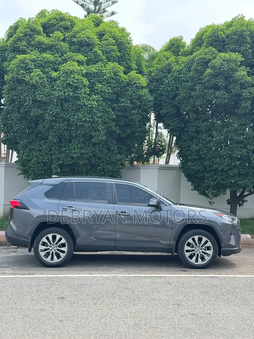 Toyota RAV4 2021 Gray
