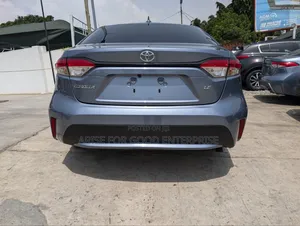 Toyota Corolla LE 2021 Blue