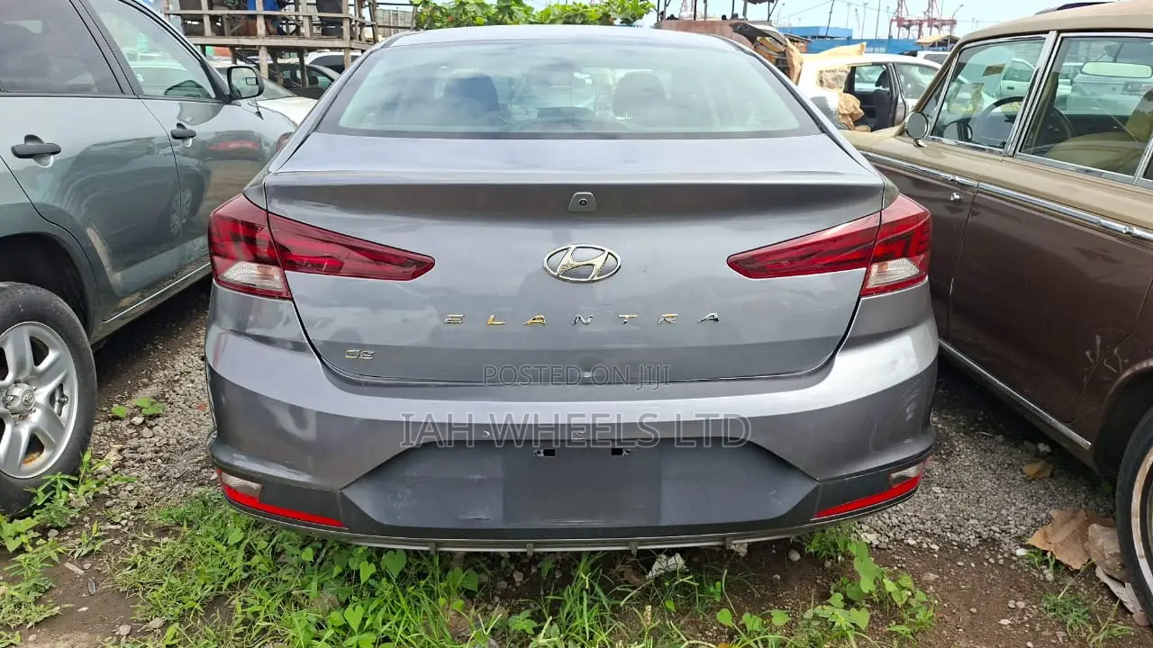 Hyundai Elantra 2019 Gray