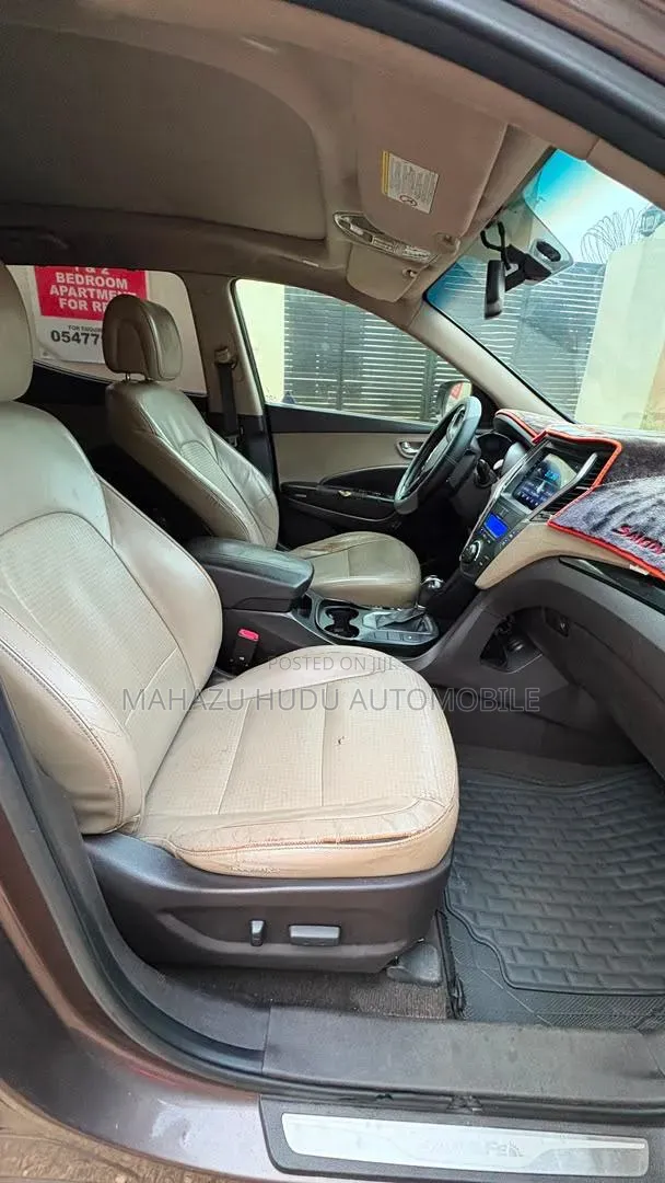 Hyundai Santa Fe Limited 4dr SUV AWD w/Saddle Interior (3.3L 6cyl 6A)