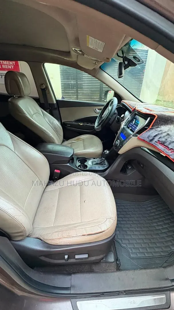 Hyundai Santa Fe Limited 4dr SUV AWD w/Saddle Interior (3.3L 6cyl 6A)