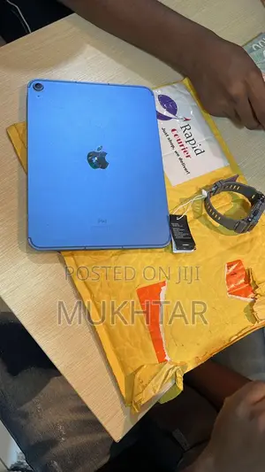 Apple iPad (2025) 64 GB Blue