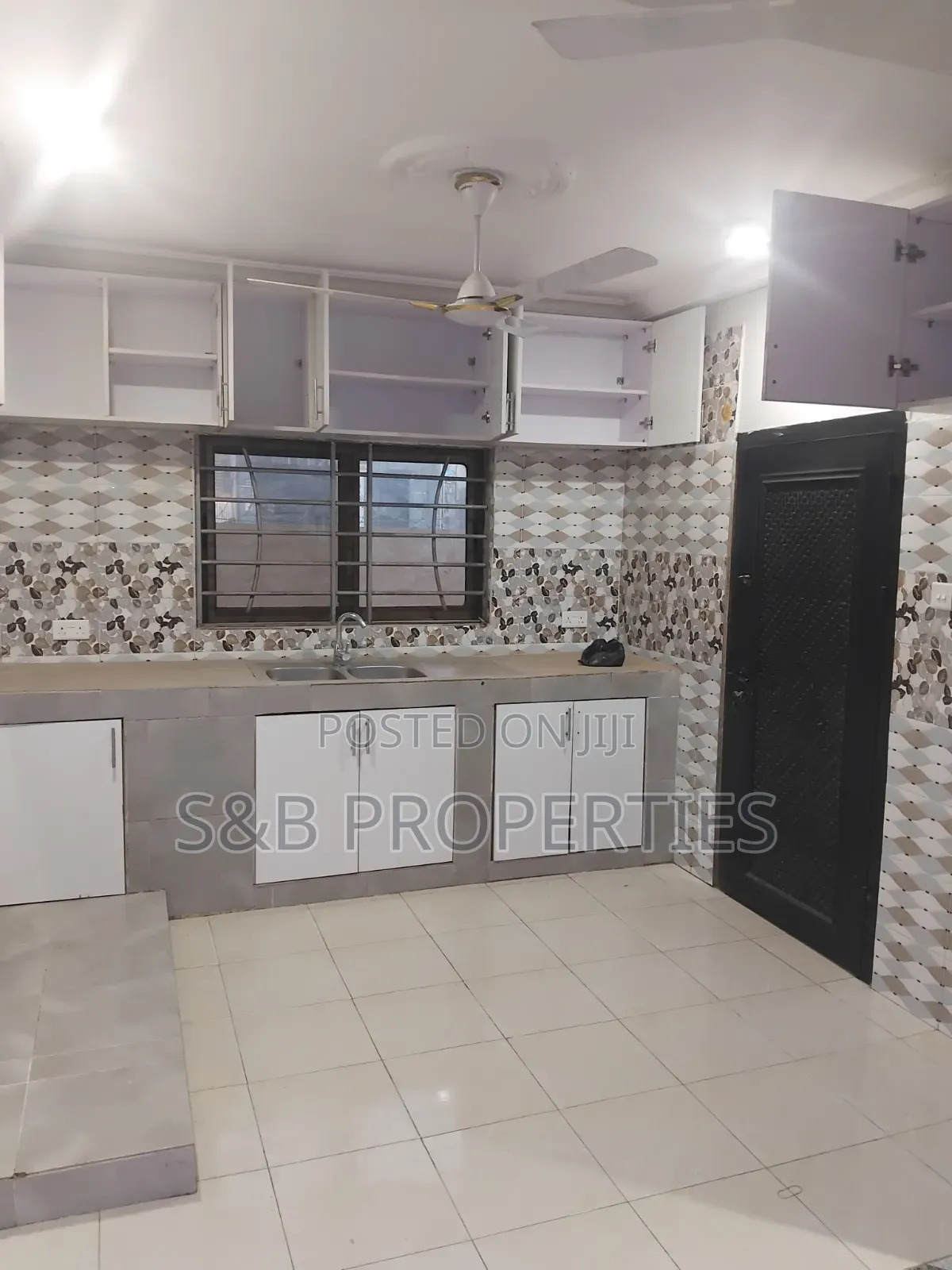 4bdrm Apartment in ECOMOG for rent