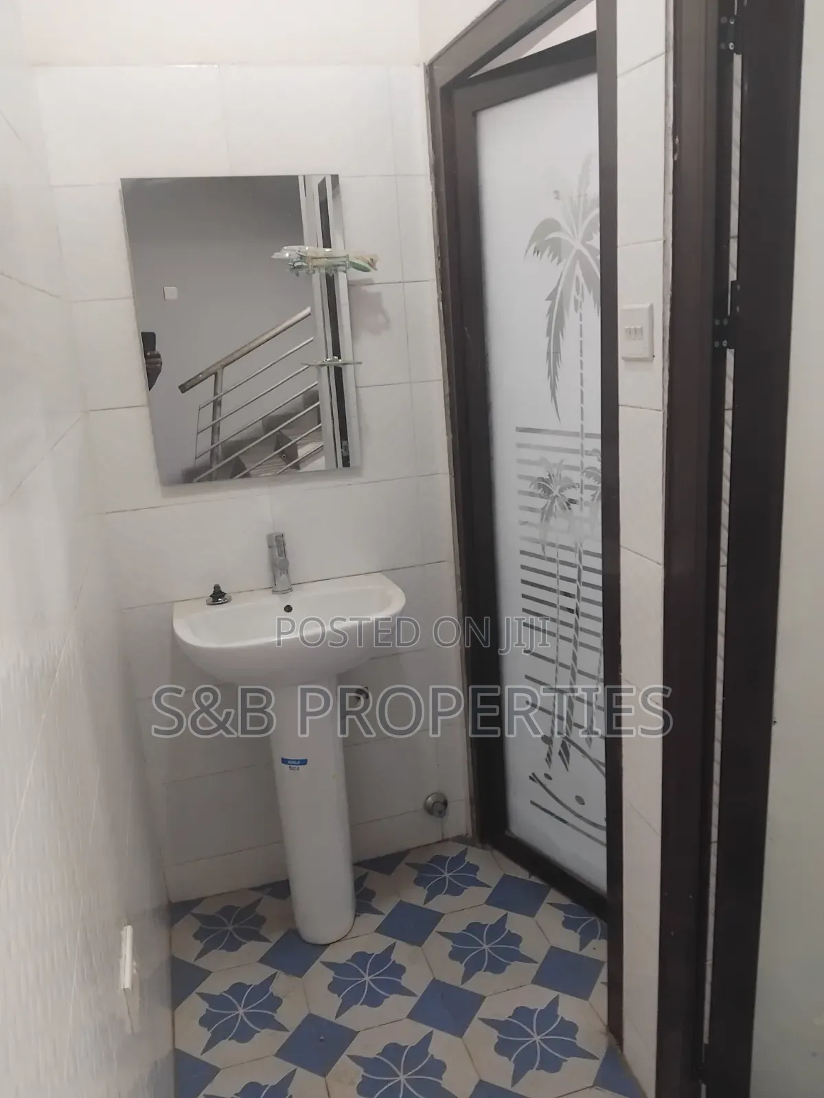 4bdrm Apartment in ECOMOG for rent