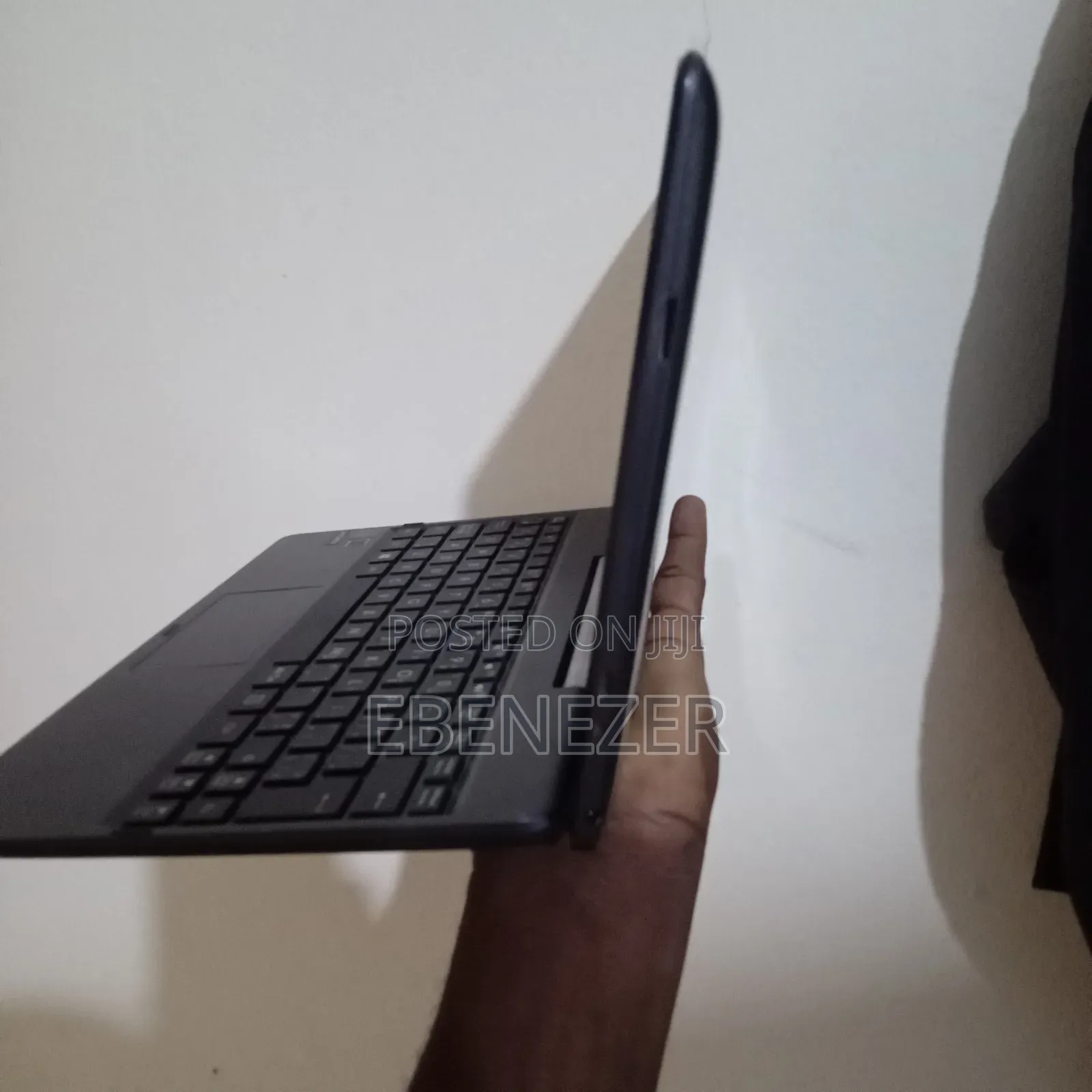 Laptop Asus 2GB Intel Core 3 HDD 32GB