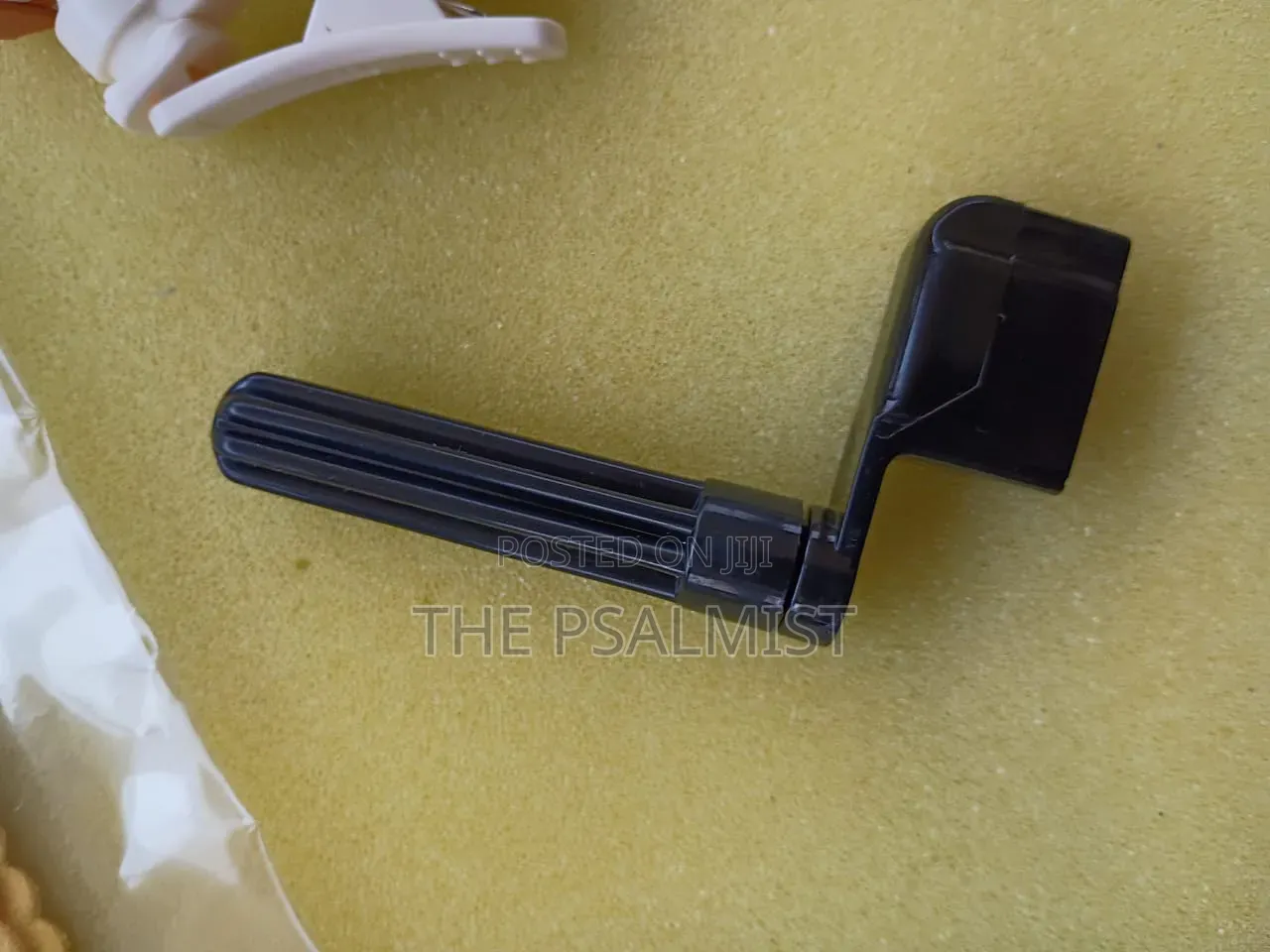 Acoustic Guitar Accessories for Professional Use