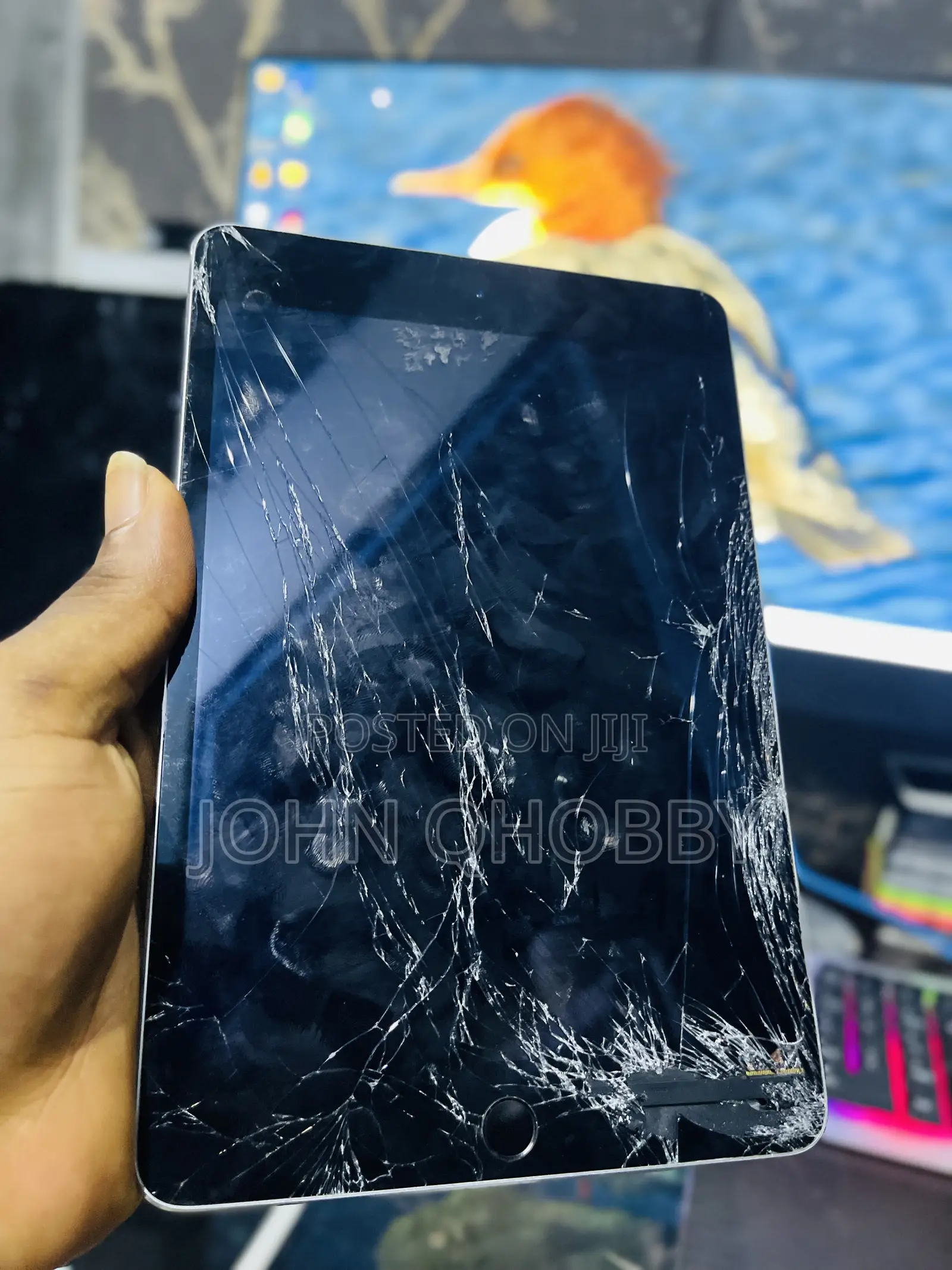 Apple iPad mini 4 128 GB Gray