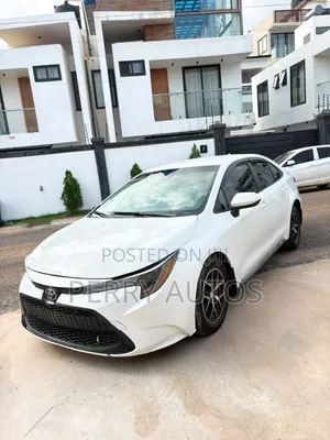 Toyota Corolla LE 2020 White