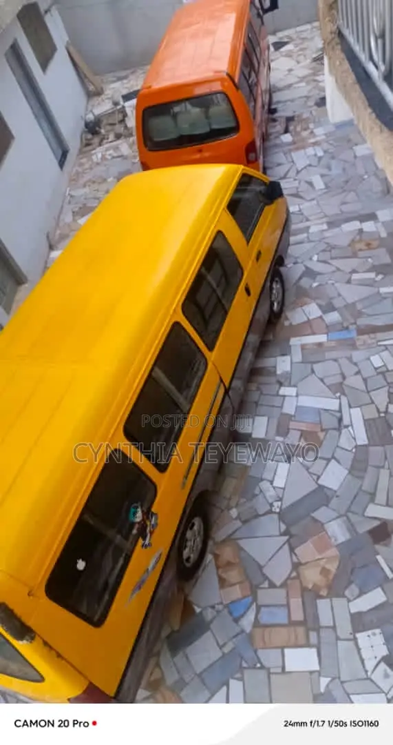 Hyundai H-100 2001 Yellow