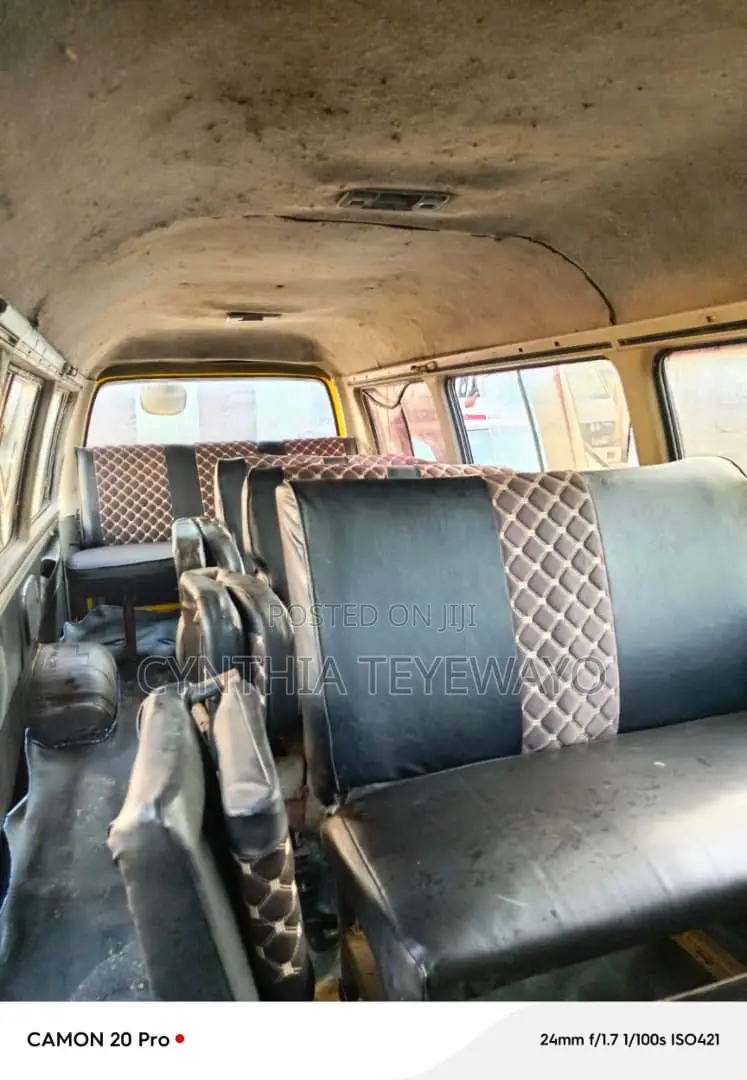 Hyundai H-100 2001 Yellow