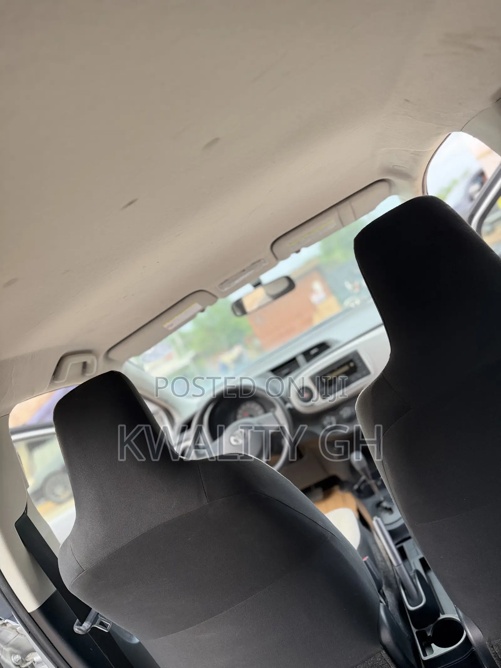 Toyota Vitz 1.3 AWD 3dr 2012 Silver