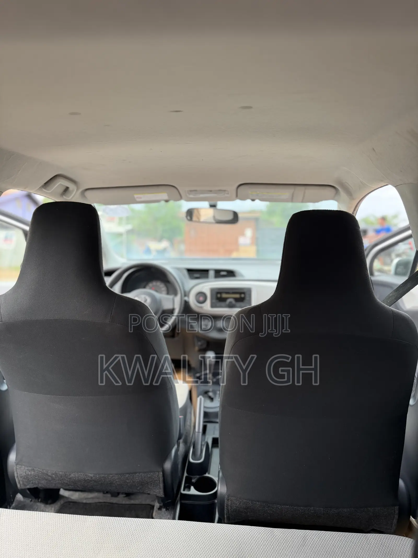 Toyota Vitz 1.3 AWD 3dr 2012 Silver