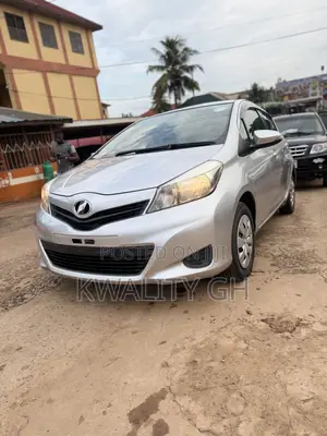 Toyota Vitz 1.3 AWD 3dr 2012 Silver