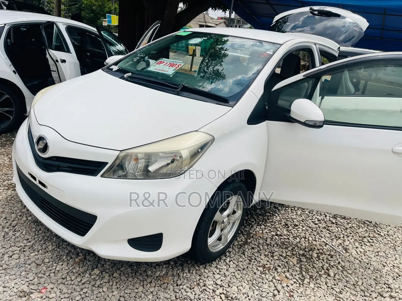 Toyota Vitz 2013 White