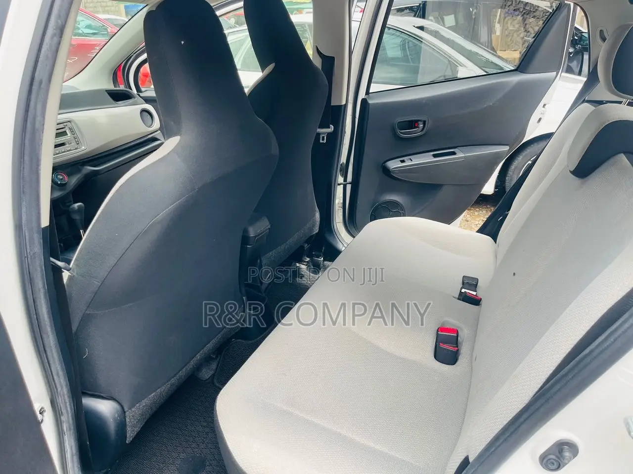 Toyota Vitz 2013 White