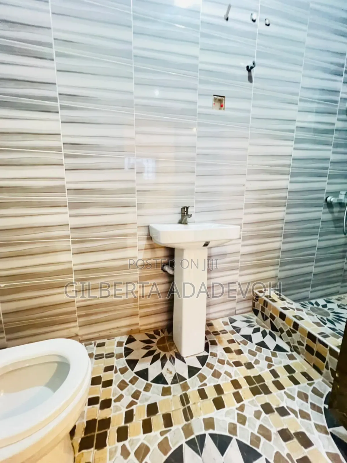2bdrm Apartment in Borga Homes, Owusu Ansah for rent