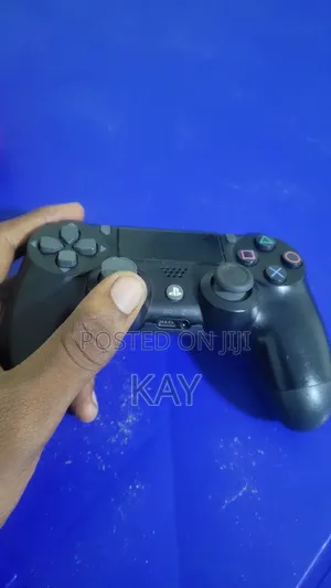 Play Station 4