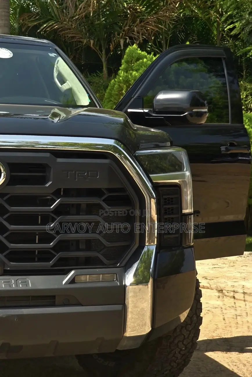 Toyota Tundra SR Double Cab 6.5' Bed 2024 Black