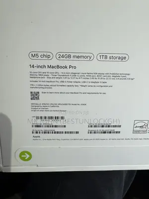 New Laptop Apple MacBook Pro 2025 M5 24GB Apple M5 SSD 1T