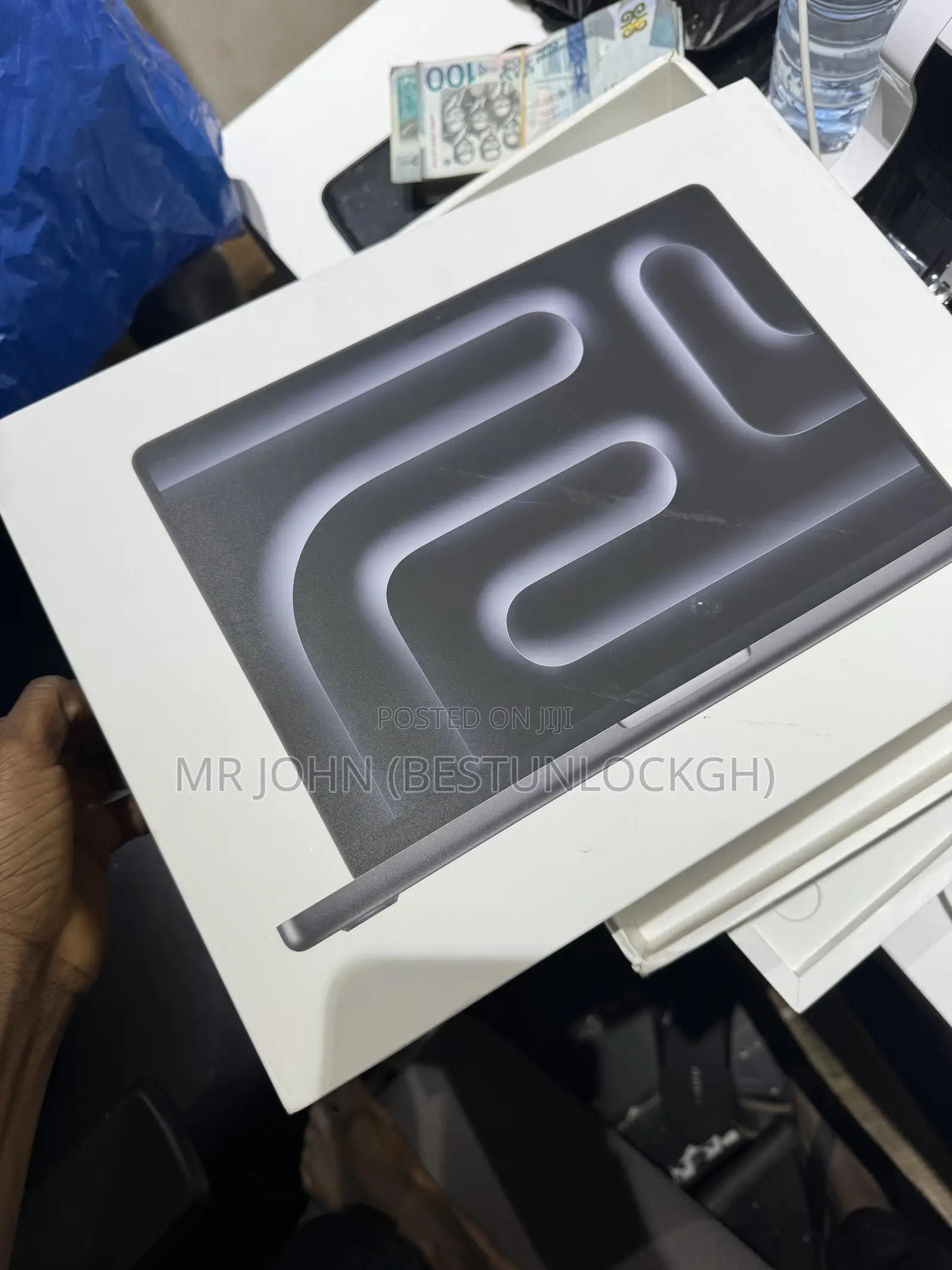 New Laptop Apple MacBook Pro 2025 M5 24GB Apple M5 SSD 1T