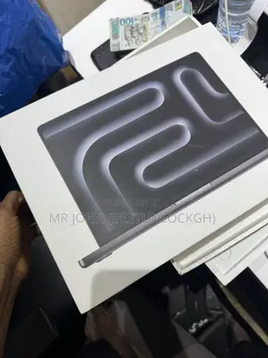 New Laptop Apple MacBook Pro 2025 M5 24GB Apple M5 SSD 1T