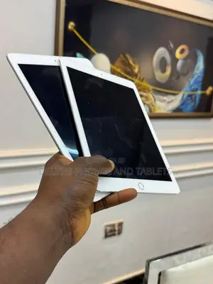 Apple iPad Air 64 GB Gray