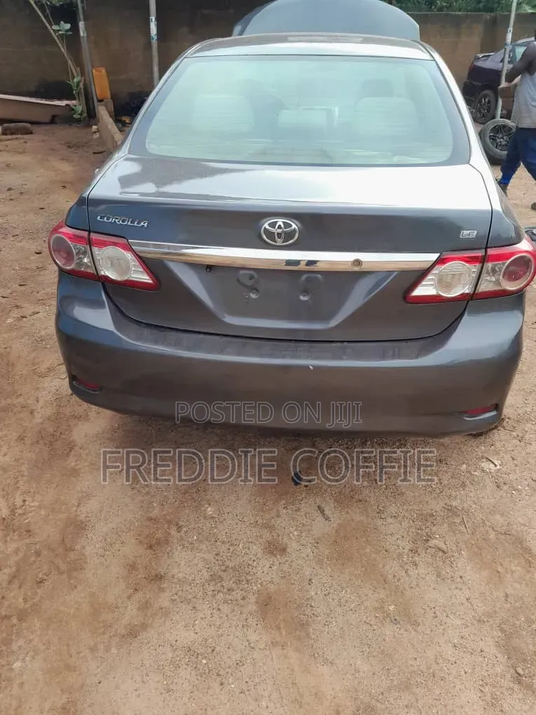 Toyota Corolla 2012 Gray