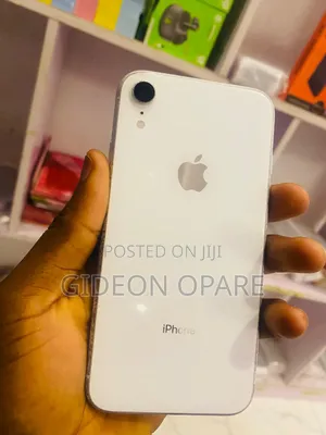 Apple iPhone XR 64 GB White