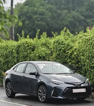 Toyota Corolla XSE (1.8L 4cyl 2A) 2018 Gray