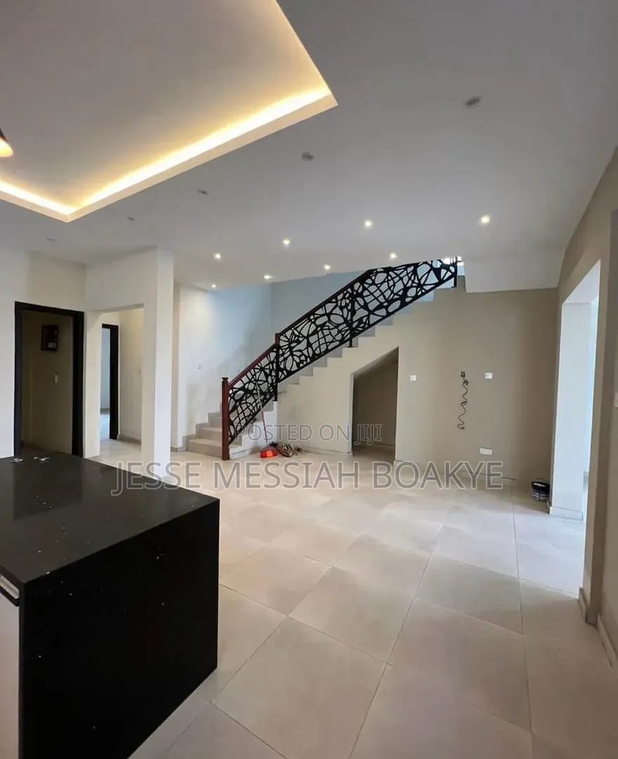 5bdrm Mansion in J&J Estate Limited, Ejisu-Juaben Municipal for sale