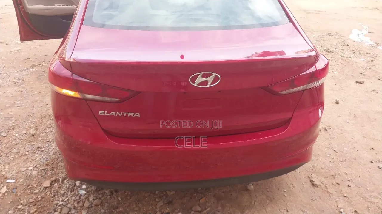 Hyundai Elantra Value Edition Sedan FWD (2.0L 4cyl 6A) 2017 Red