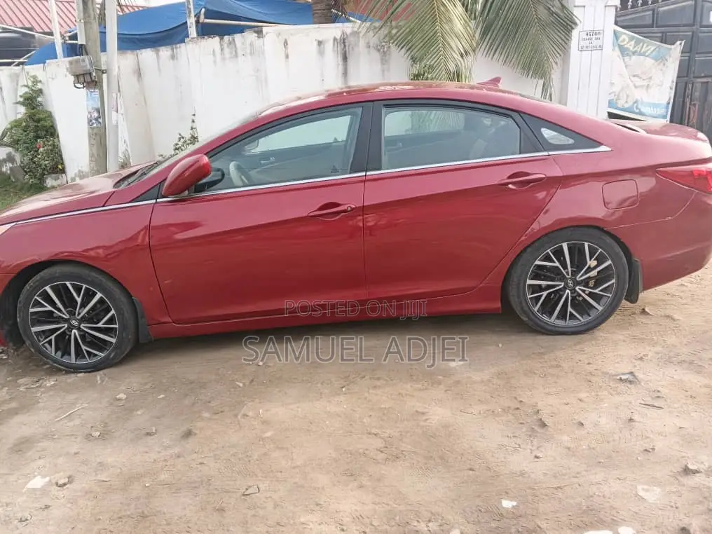 Hyundai Sonata 2013 Red