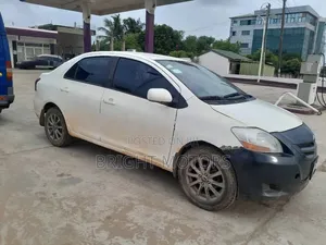 Toyota Yaris 1.5 Sedan 2008 White