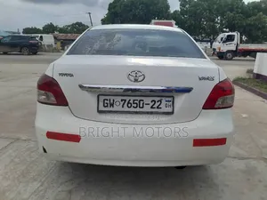 Toyota Yaris 1.5 Sedan 2008 White